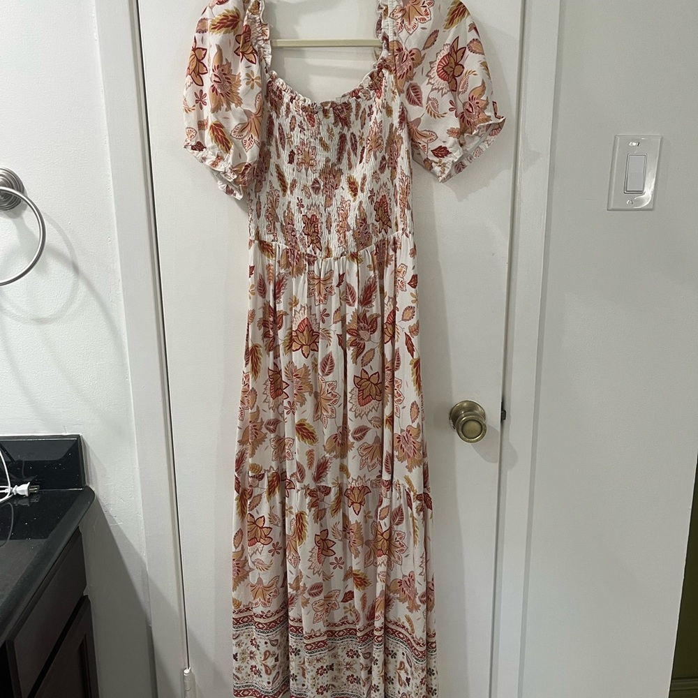 Elegant Floral Maxi Dress with Puff Sleeves